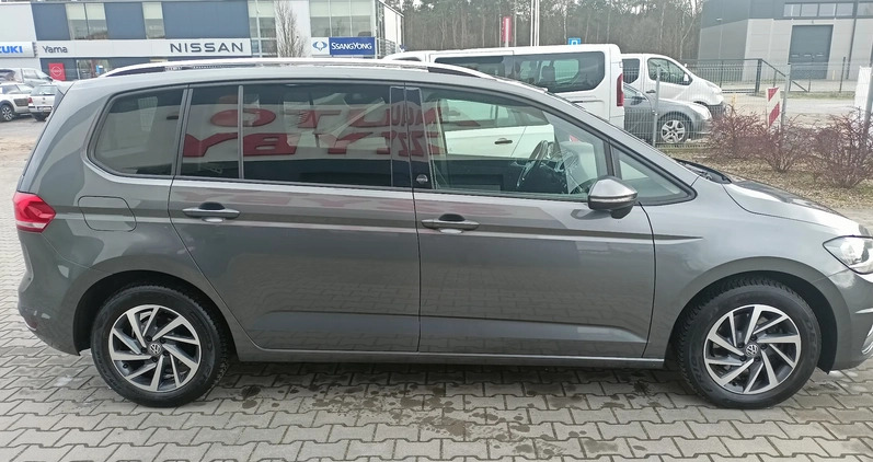 Volkswagen Touran cena 67690 przebieg: 132000, rok produkcji 2017 z Toruń małe 211